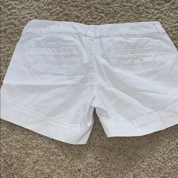 Women’s white shorts - Picture 2 of 4